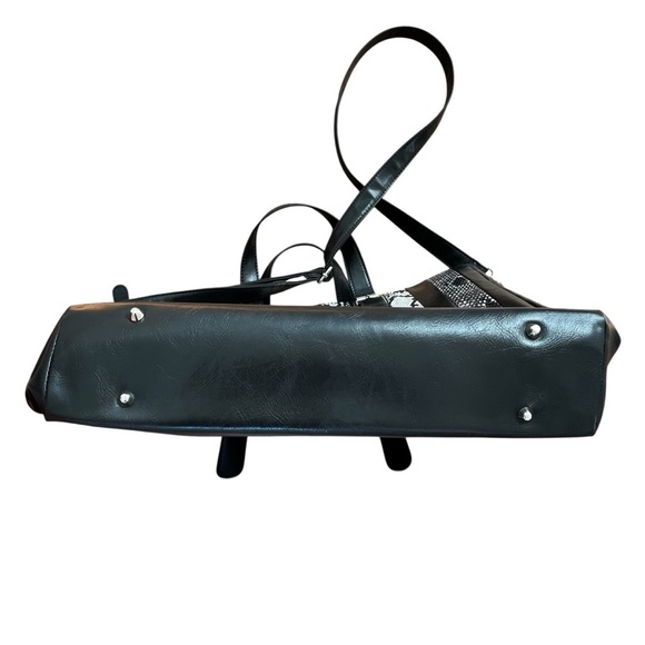 Buxton Laptop Bag Black and White Faux Reptile 18” x 13” - Picture 5 of 12